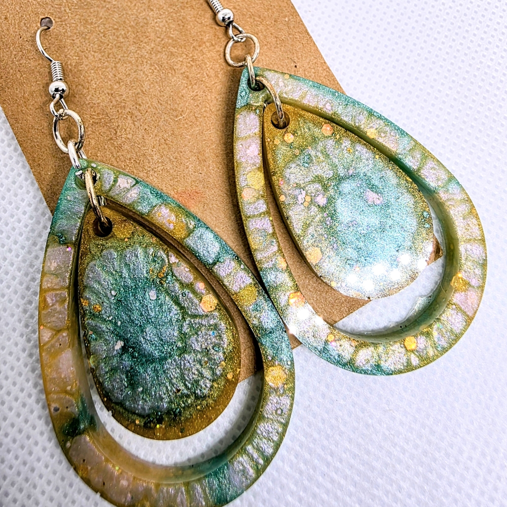 Elegant Green and Gold Teardrop Earrings